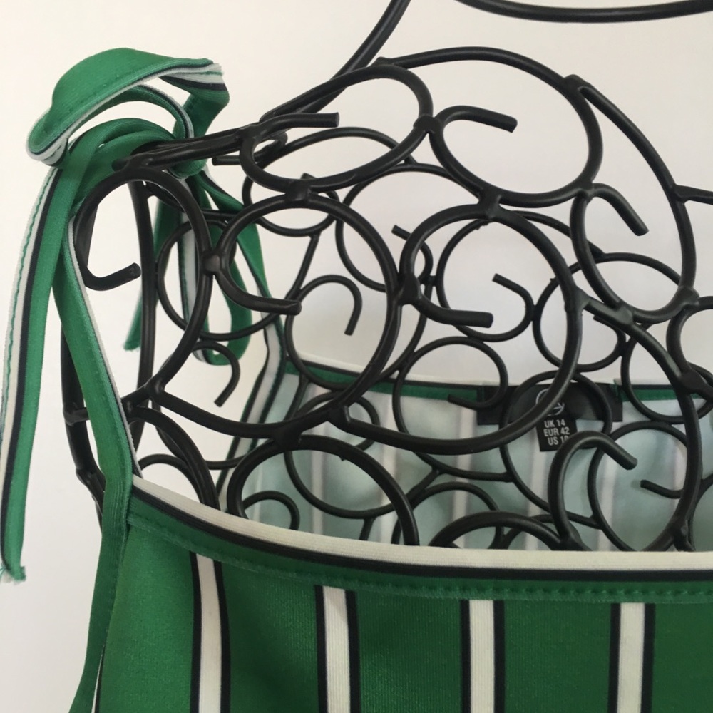 SPORTY GREEN VERTICAL STRIPE DRESS - Picture 2 of 4